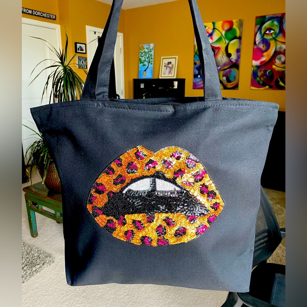 Tiger Lips Tote Bag